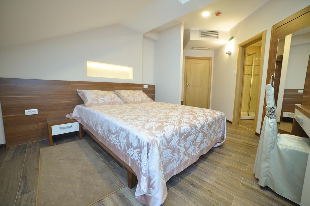 Kesten Futog Kamer foto