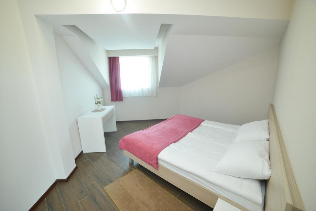 Kesten Futog Kamer foto
