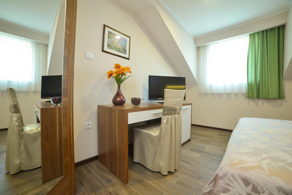 Kesten Futog Kamer foto