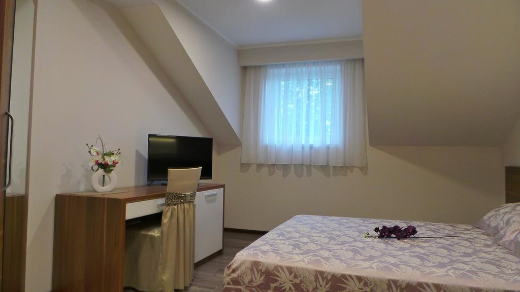 Kesten Futog Kamer foto